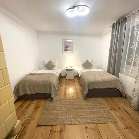 Apartment Haus In Oder *